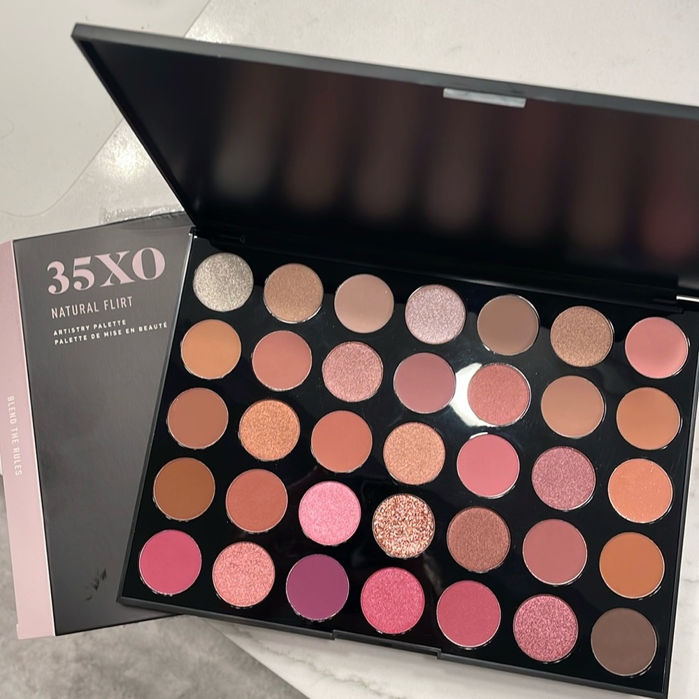 Brand new Morphe 35XO Natural Flirt palette